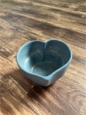 Bennington Potters #1948 Heart Baker Bowl Blue Vermont Stoneware Made USA